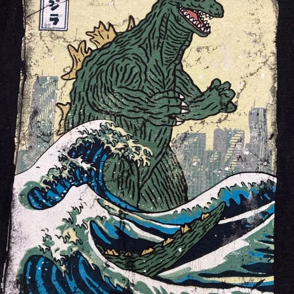 Godzilla “Great Wave off Kanagawa” monster movie T-shirt, size small - Picture 3 of 6